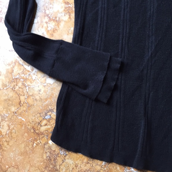 Bitten by Sarah Jessica Parker deep VNeck sweater - Picture 2 of 8